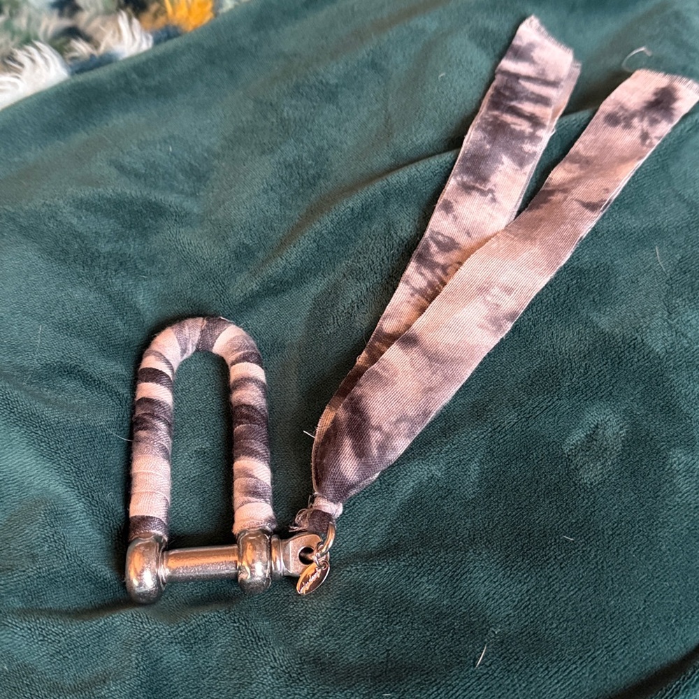 Black/Gray Wrapped Carabiner-Bag Charm